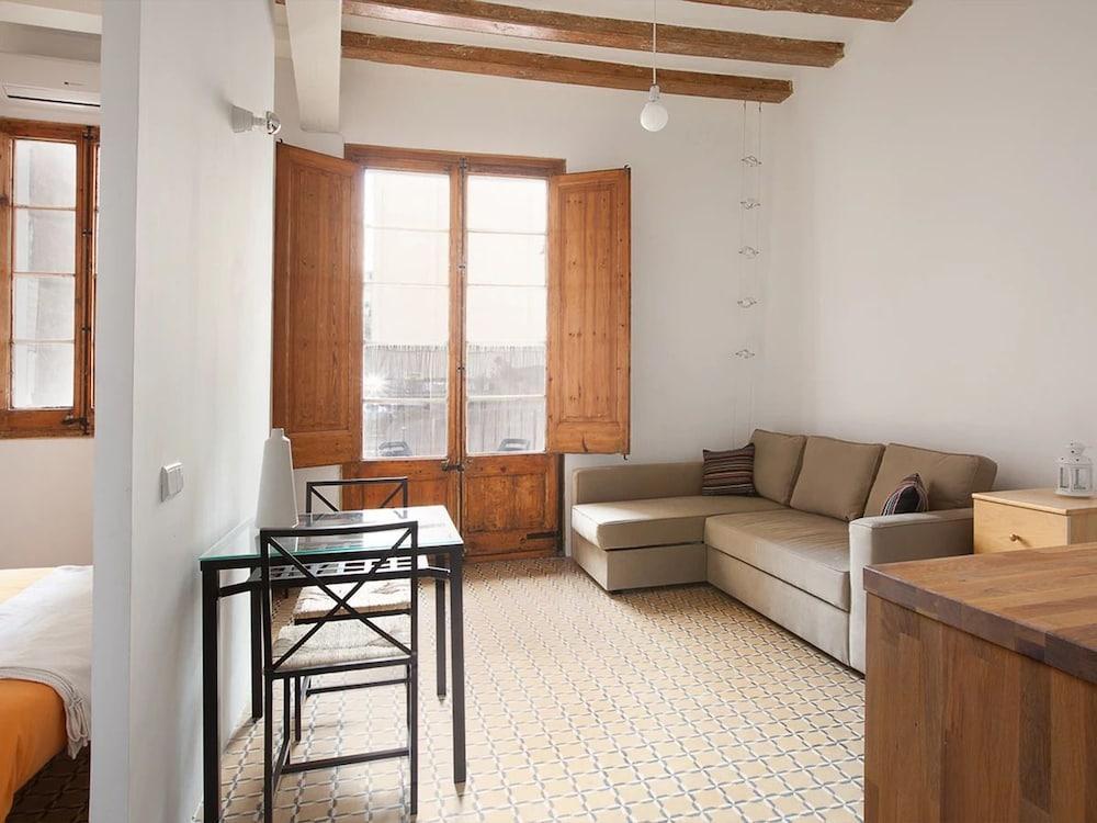 Borrell - Near Ramblas Appartement *